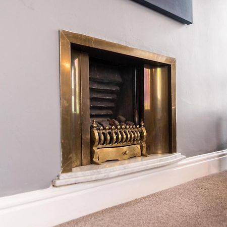 3 Bed Apartment - Perfect For Contractors Near Liverpool Airport Hale  Esterno foto