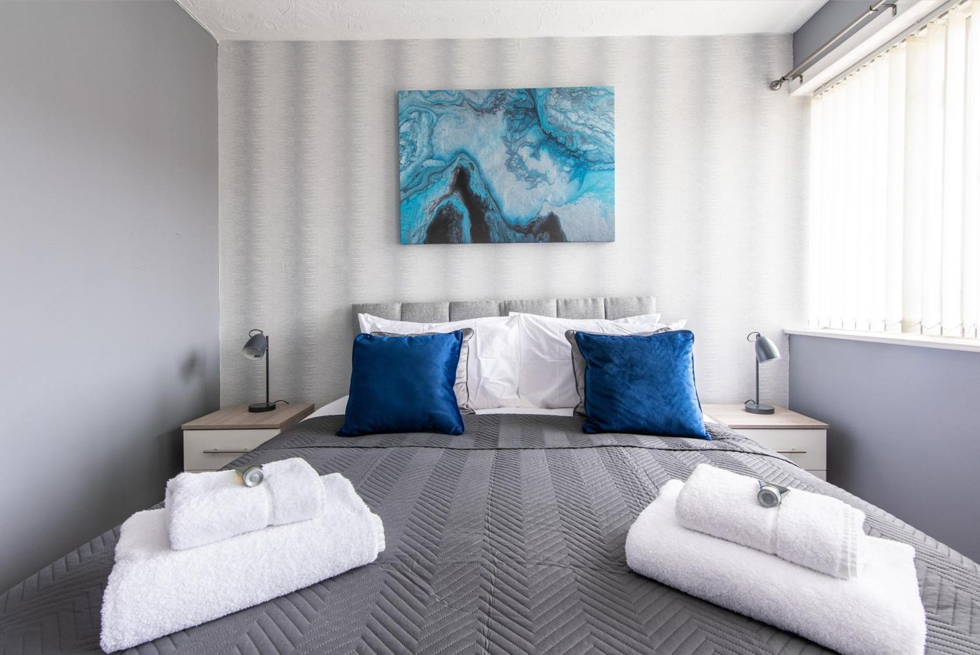 3 Bed Apartment - Perfect For Contractors Near Liverpool Airport Hale  Esterno foto