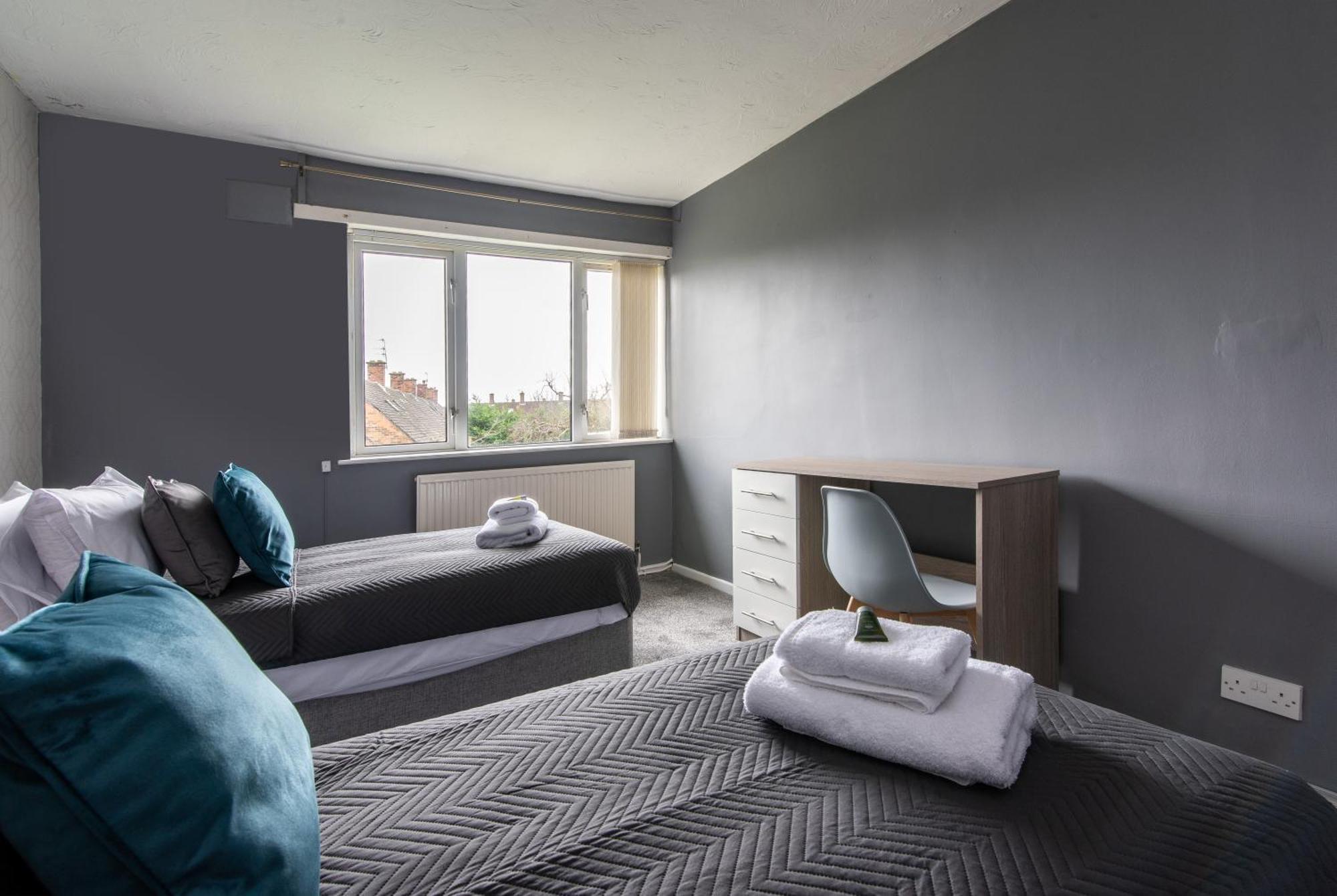 3 Bed Apartment - Perfect For Contractors Near Liverpool Airport Hale  Esterno foto
